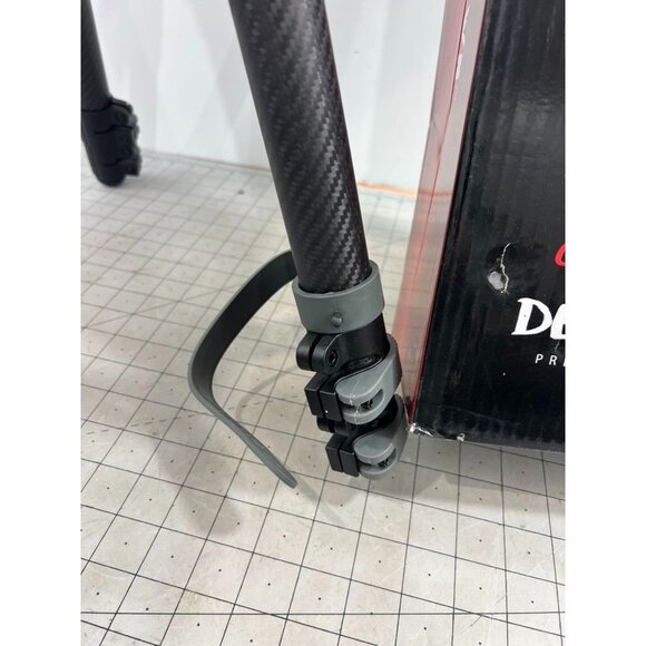 BOG DeathGrip Carbon Fiber Precision Tripod Adjustable Height 7"-59" 7.5lbs - Picture 5 of 13